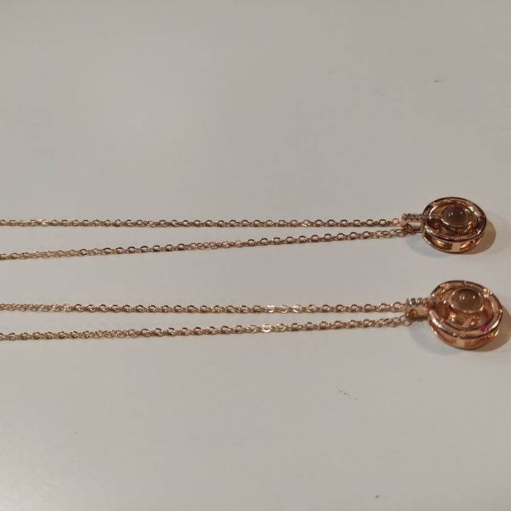 Collar del Amor Multilingüe